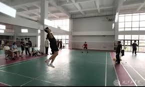 从乒坛大魔王到家庭主妇，张怡宁一身名牌买菜，结婚后被宠成宝